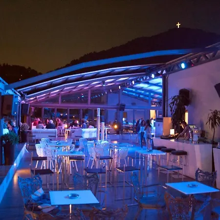 Lingos Hotel 3*