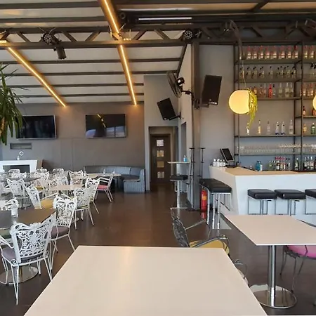 Lingos Hotel 3*