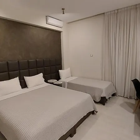 Lingos 3* فلورينا