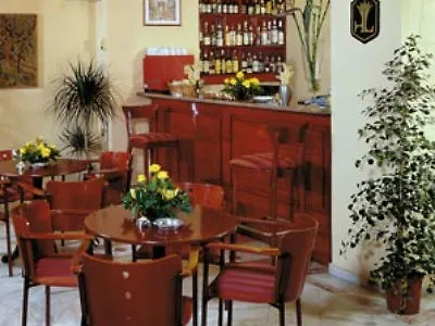Lingos Hotel