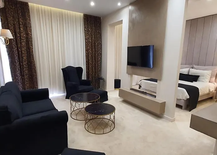 Lingos Hotel 3*